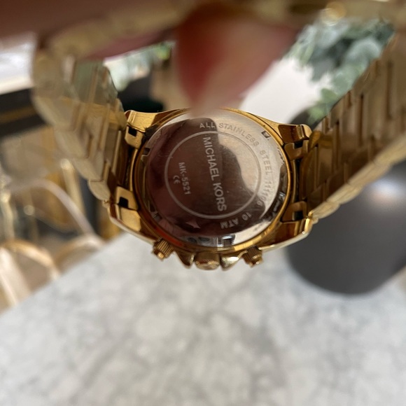 Gold Michael Kors watch with crystal bezel. Chronograph Ritz 37mm - Picture 4 of 11